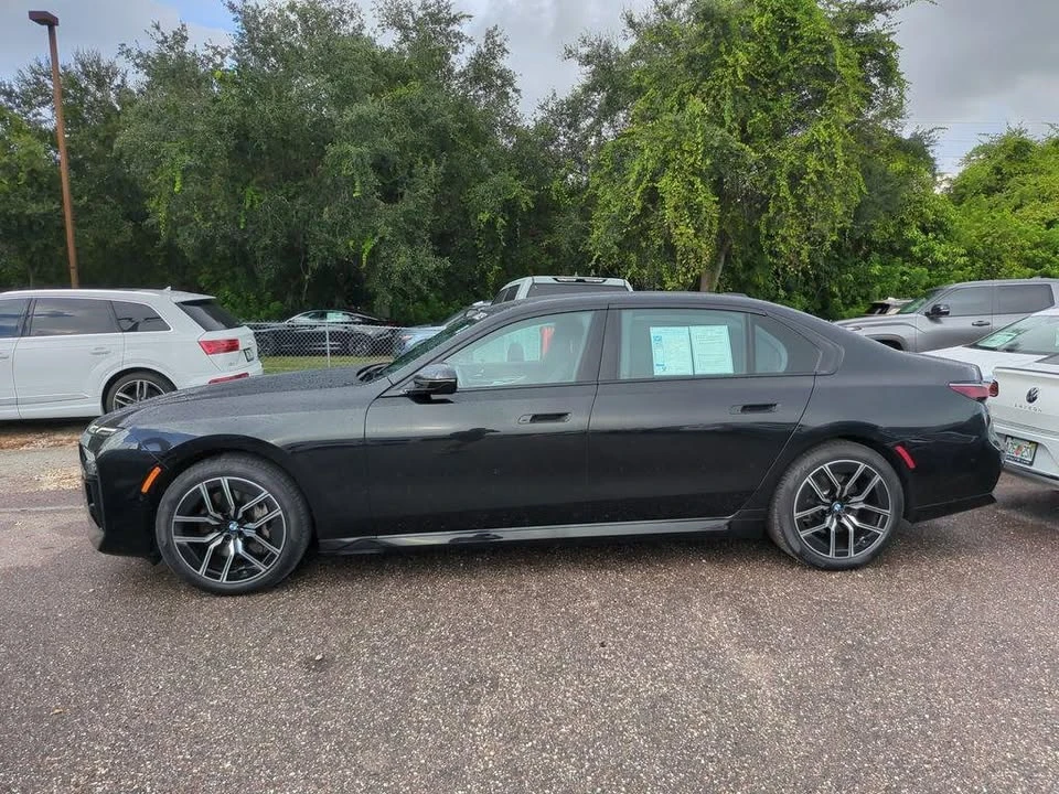 2023 BMW G70 7 Series - Image 2 of 10