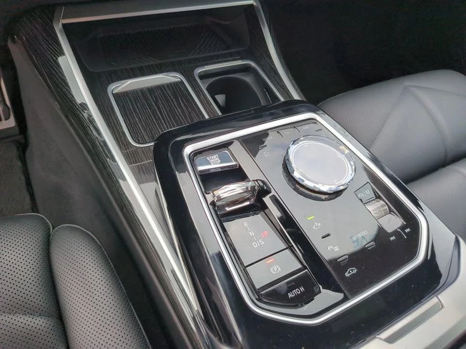 2023 BMW G70 7 Series - Image 10 of 10