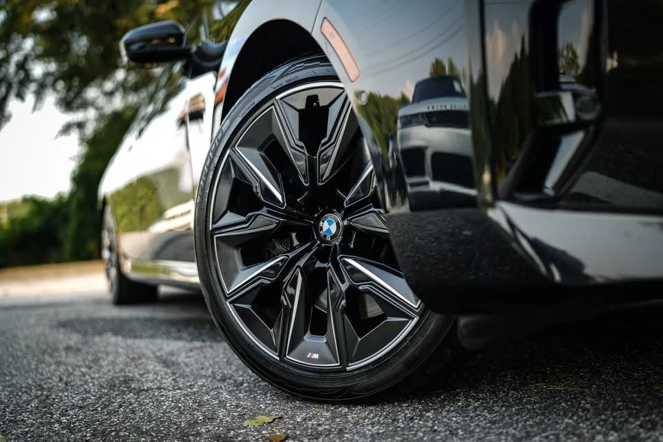 2023 BMW G70 7 Series - Image 2 of 20