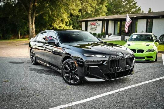 2023 BMW 740i
