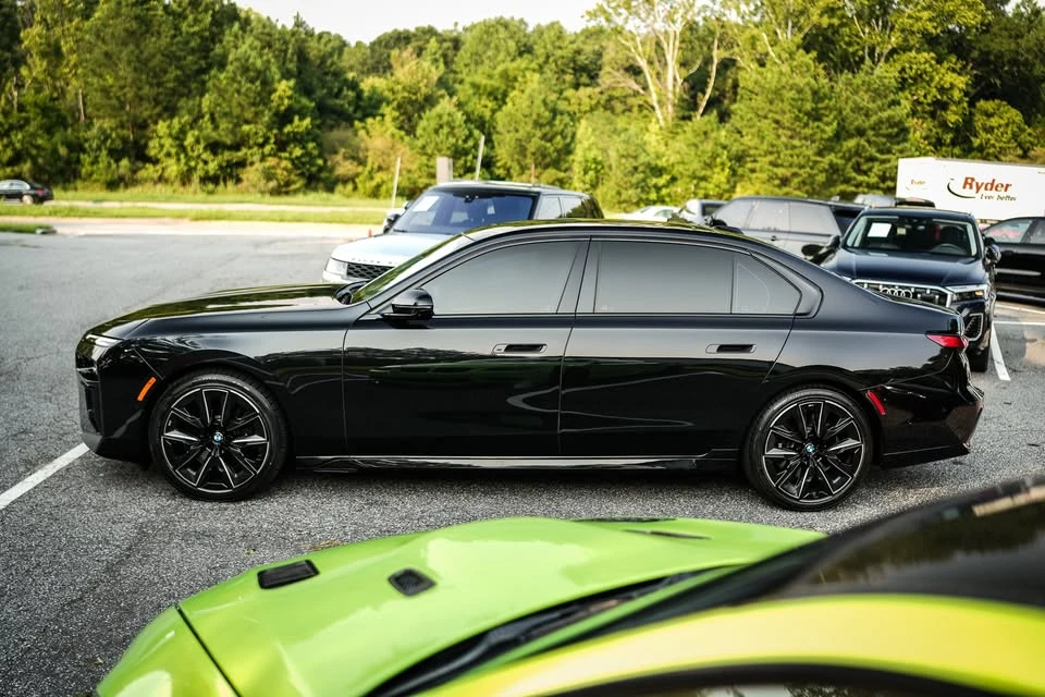 2023 BMW G70 7 Series - Image 8 of 20