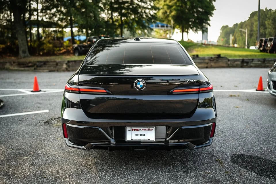 2023 BMW G70 7 Series - Image 12 of 20