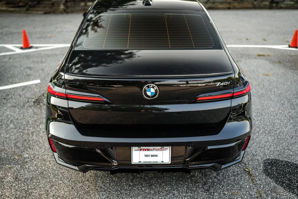 2023 BMW G70 7 Series - Image 13 of 20