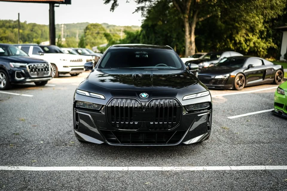 2023 BMW G70 7 Series - Image 3 of 20