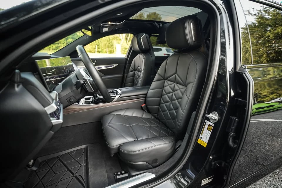 2023 BMW G70 7 Series - Image 19 of 20