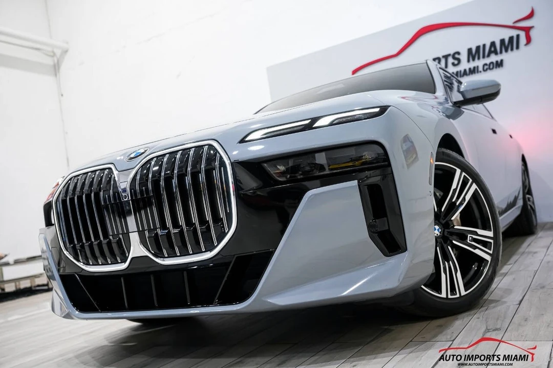 2023 BMW G70 7 Series - Image 2 of 12