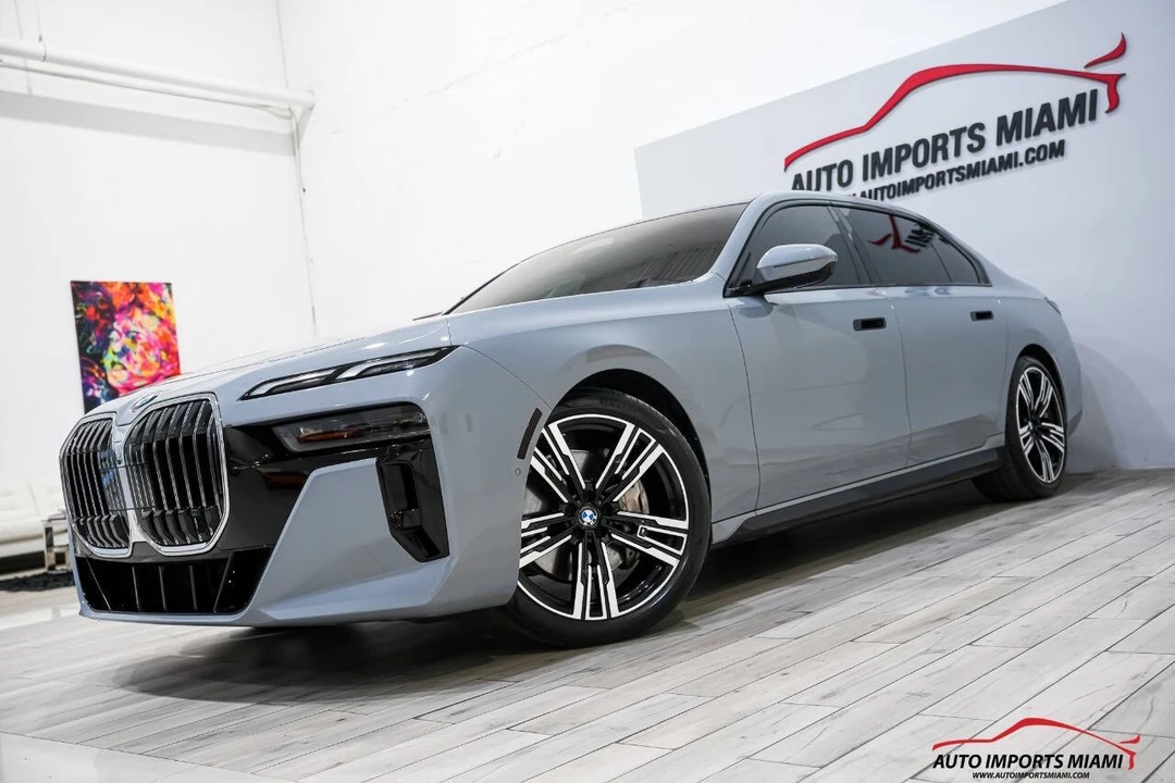 2023 BMW G70 7 Series - Image 3 of 12