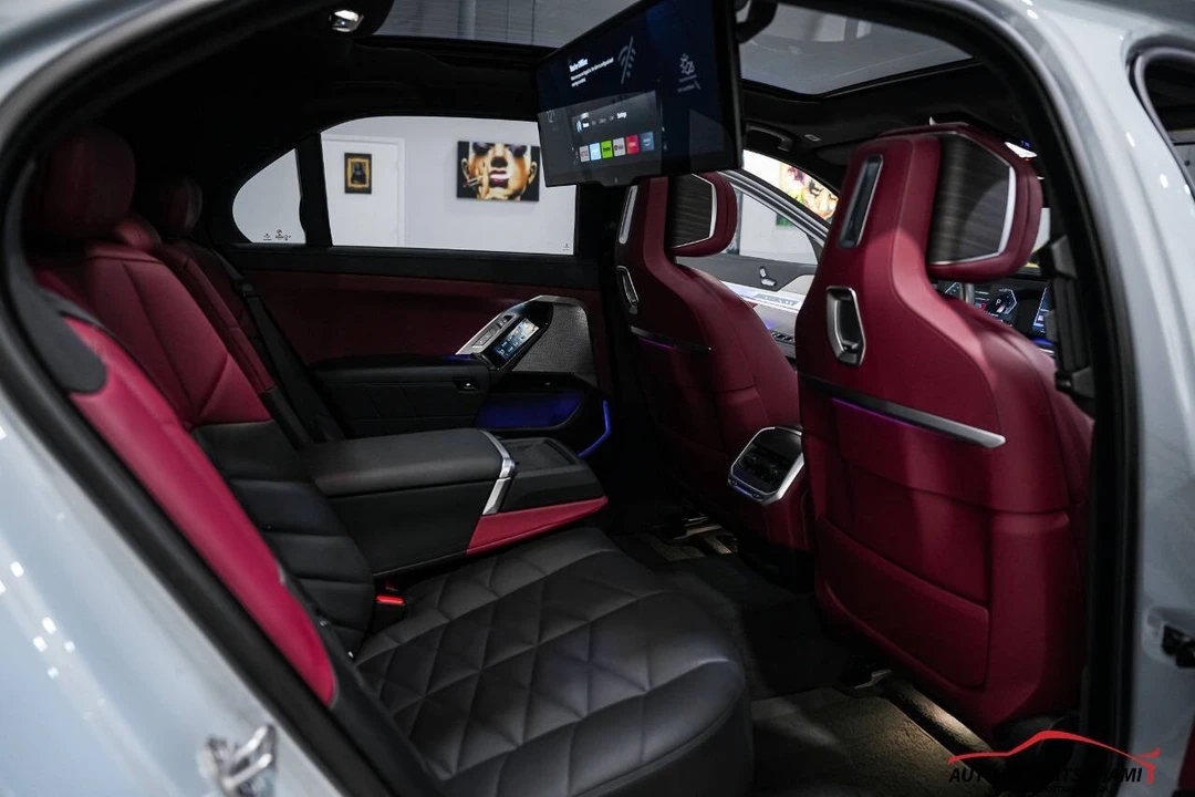 2023 BMW G70 7 Series - Image 11 of 12