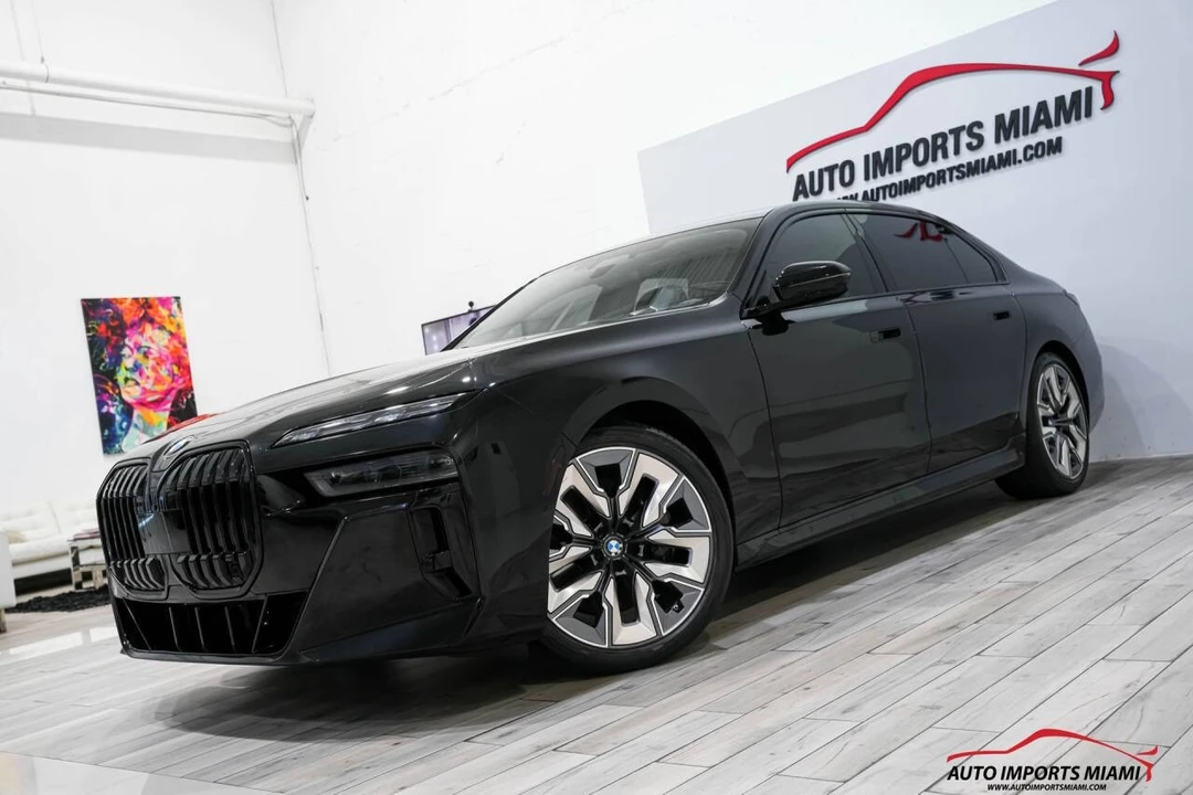 2023 BMW G70 7 Series - Image 3 of 12