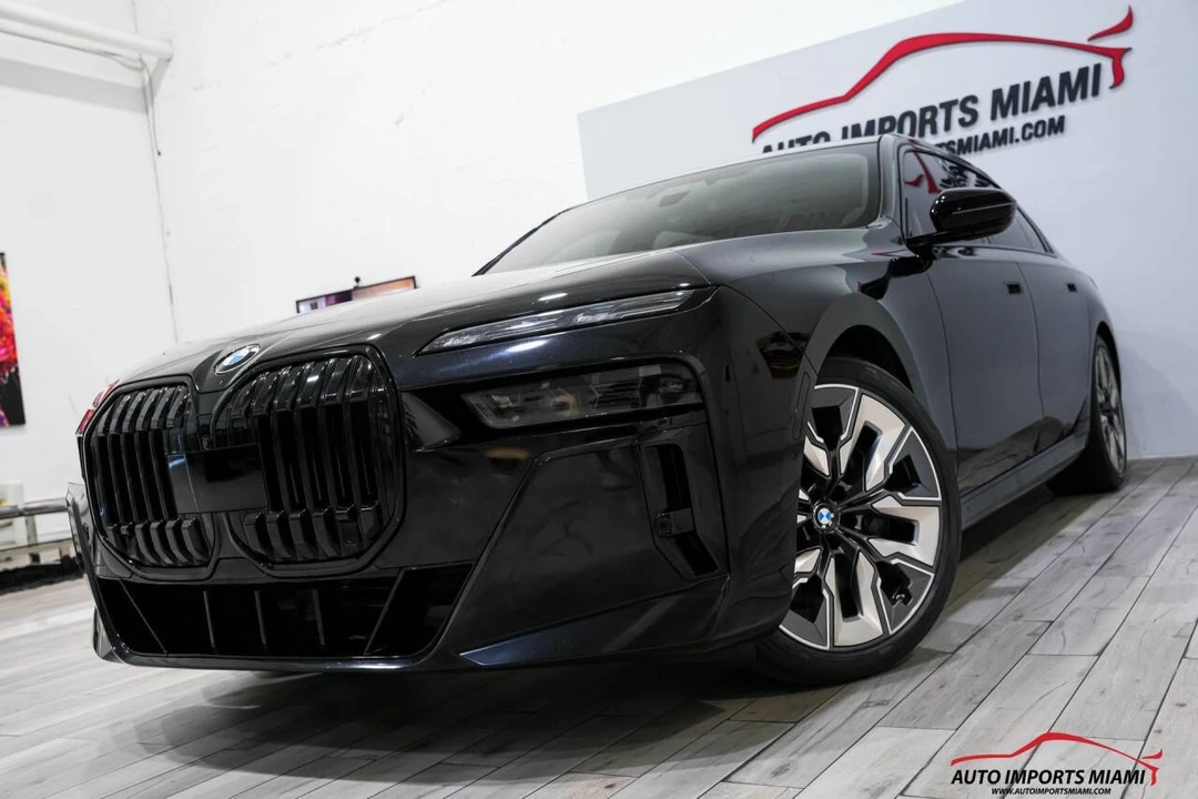 2023 BMW G70 7 Series - Image 2 of 12