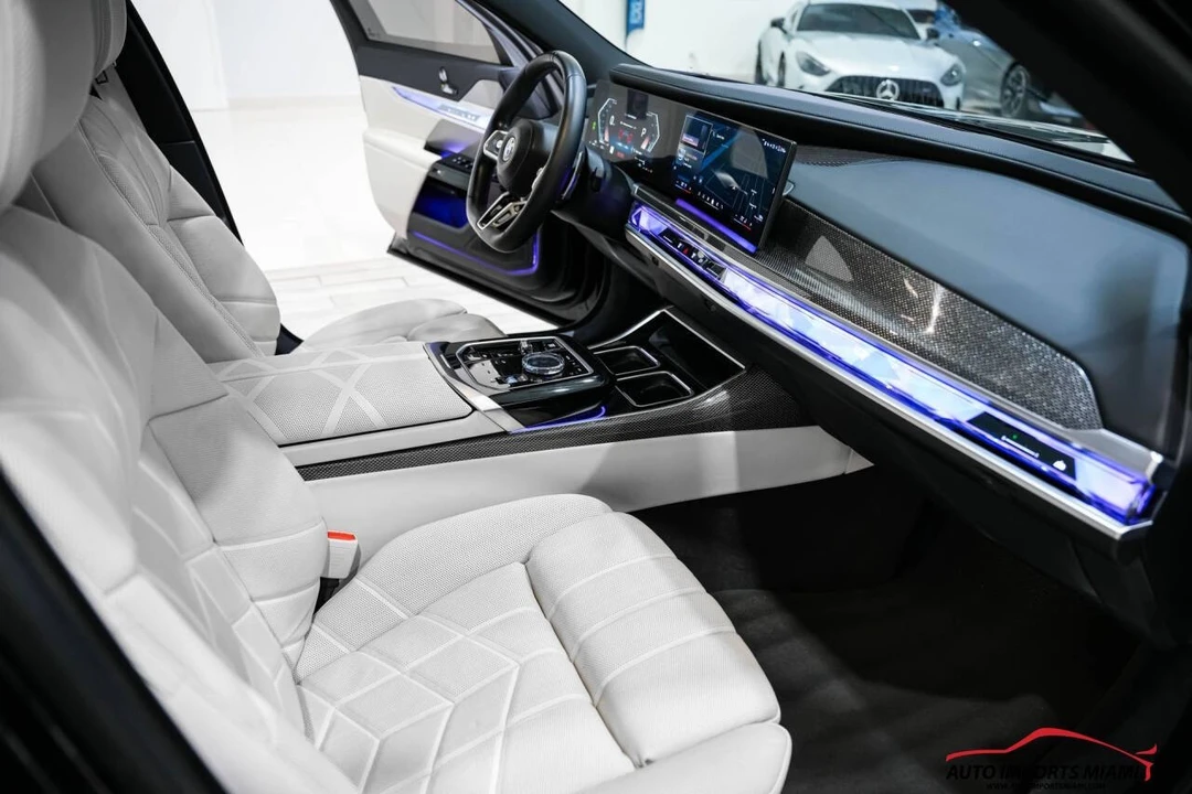 2023 BMW G70 7 Series - Image 10 of 12