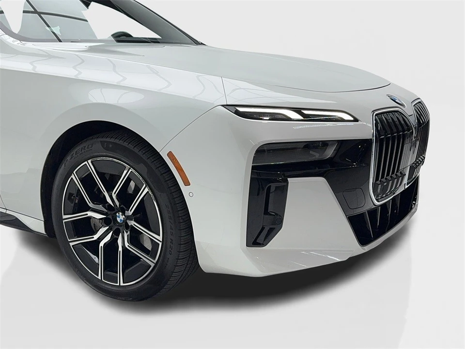2023 BMW G70 7 Series - Image 3 of 12