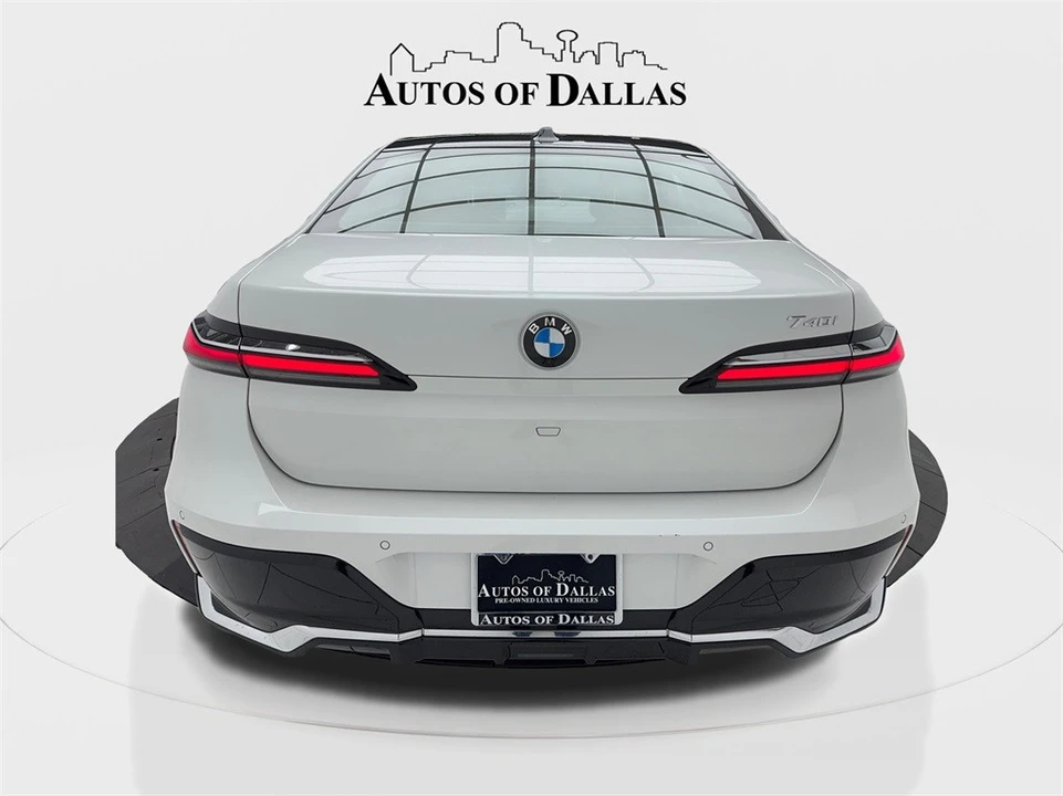 2023 BMW G70 7 Series - Image 11 of 12