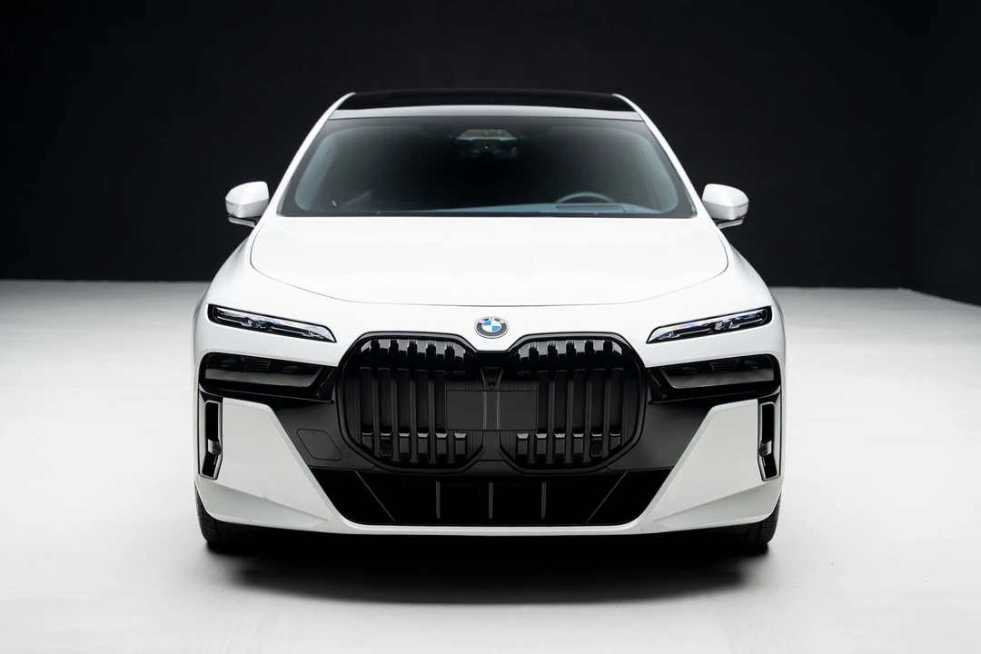 2023 BMW G70 7 Series - Image 6 of 12