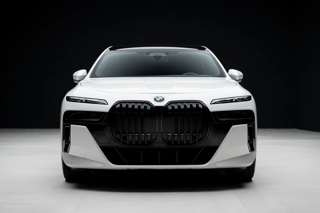 2023 BMW G70 7 Series - Image 7 of 12