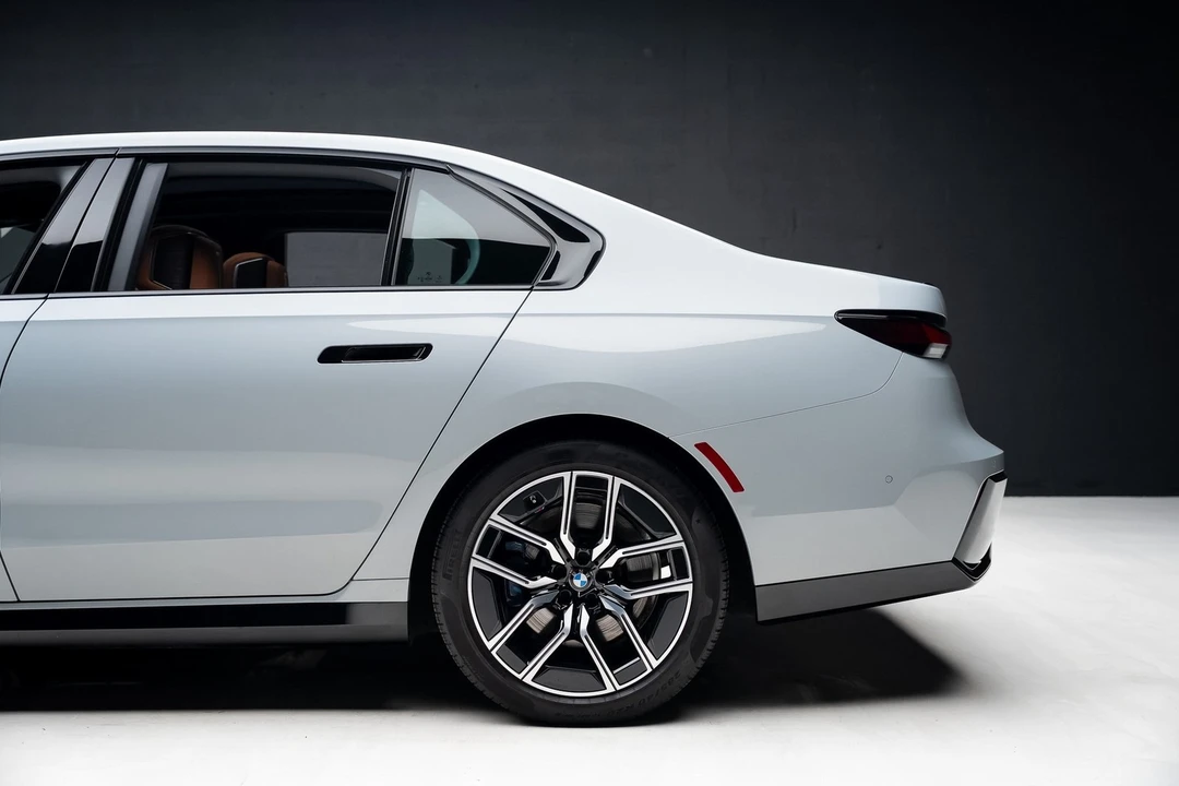 2023 BMW G70 7 Series - Image 19 of 21