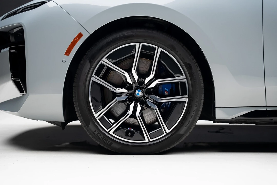 2023 BMW G70 7 Series - Image 18 of 21