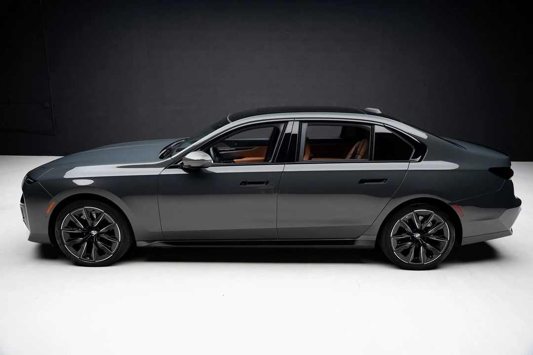 2023 BMW G70 7 Series - Image 15 of 21