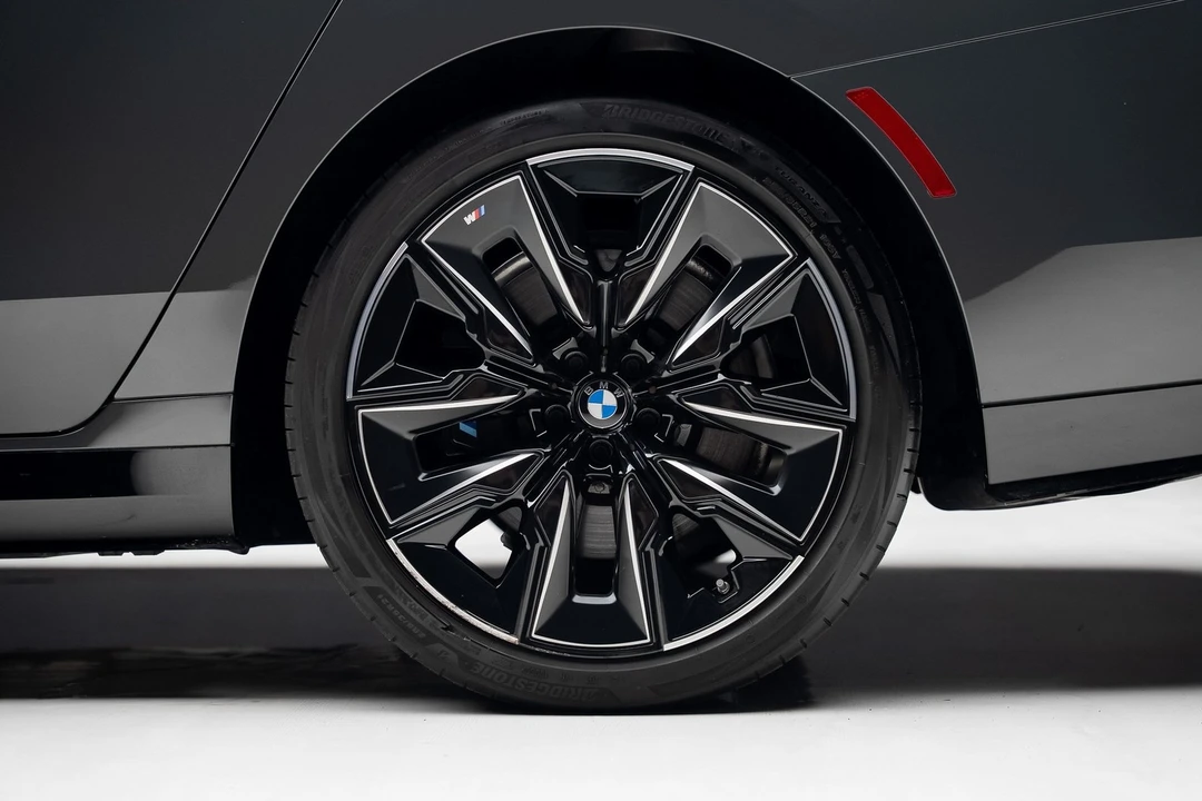 2023 BMW G70 7 Series - Image 20 of 21