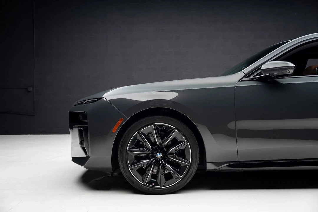2023 BMW G70 7 Series - Image 17 of 21