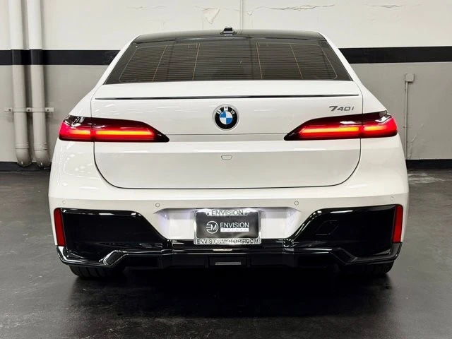 2023 BMW G70 7 Series - Image 11 of 21