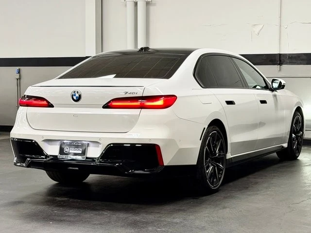 2023 BMW G70 7 Series - Image 12 of 21