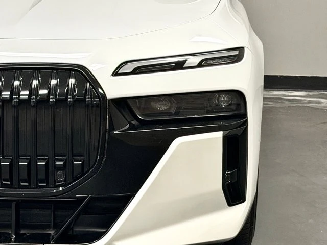 2023 BMW G70 7 Series - Image 8 of 21