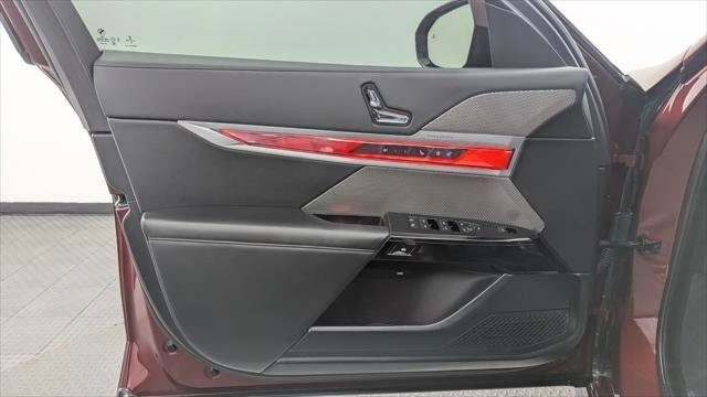2023 BMW G70 7 Series - Image 12 of 20
