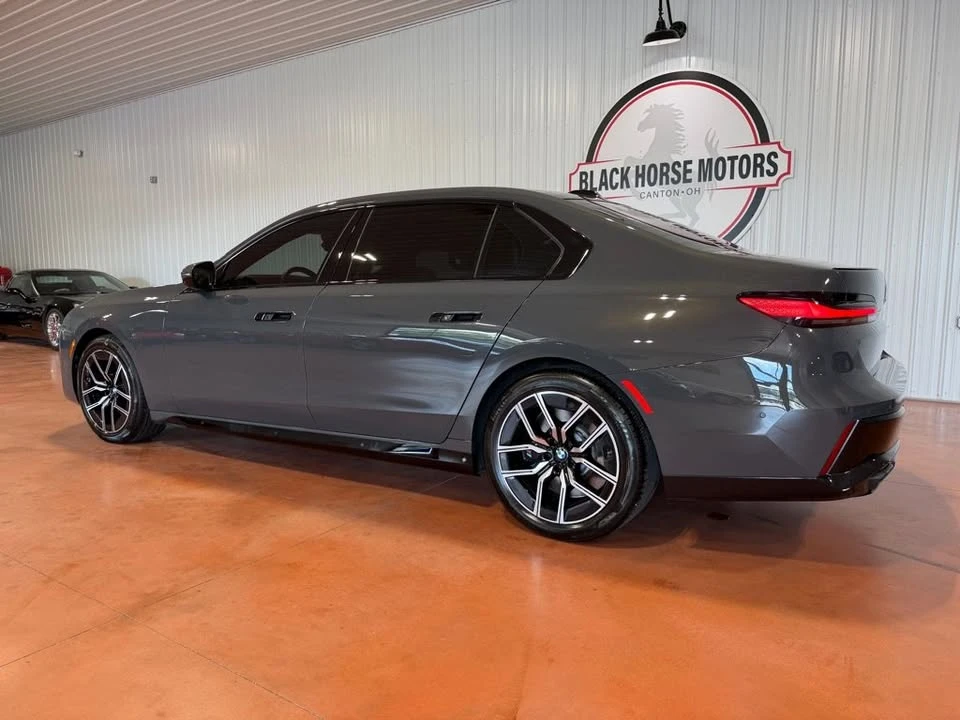 2023 BMW G70 7 Series - Image 12 of 20