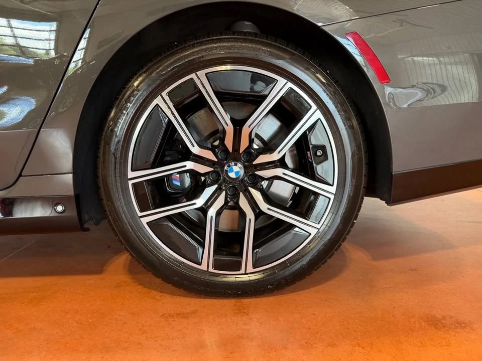 2023 BMW G70 7 Series - Image 14 of 20