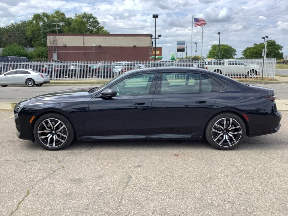 2023 BMW G70 7 Series - Image 2 of 20