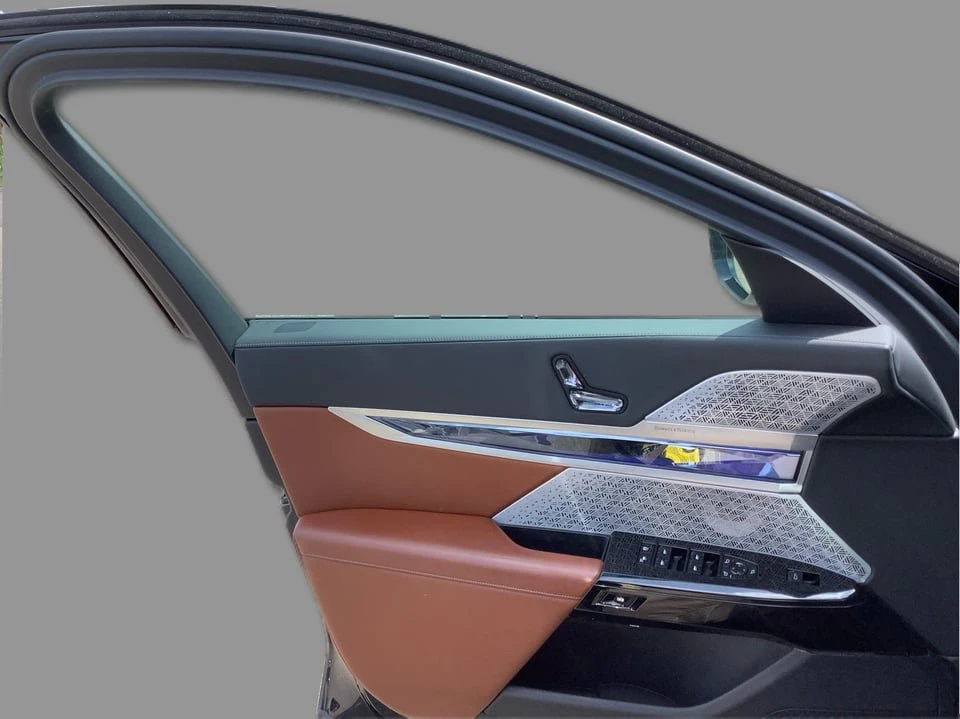 2023 BMW G70 7 Series - Image 15 of 20