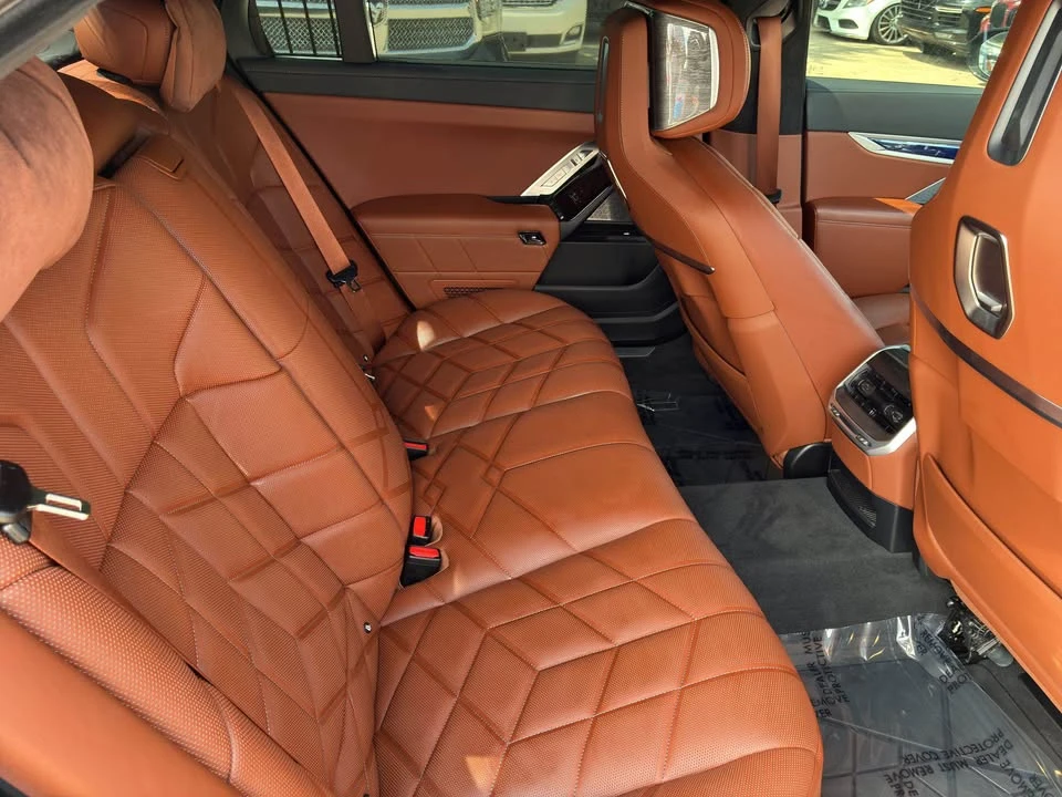 2023 BMW G70 7 Series - Image 15 of 18