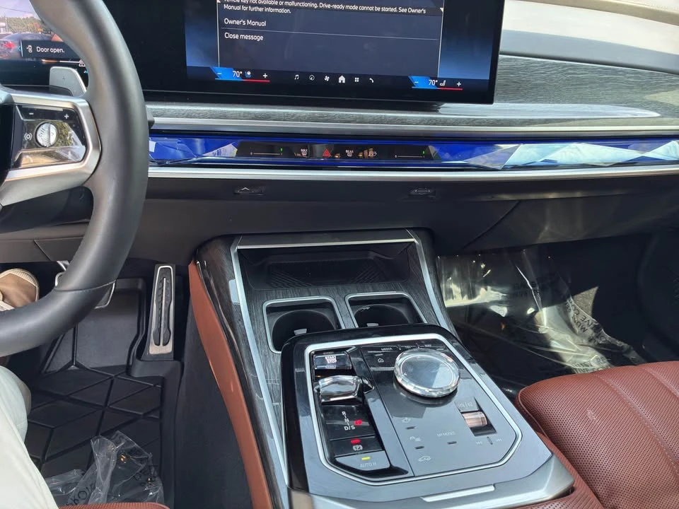 2023 BMW G70 7 Series - Image 13 of 18