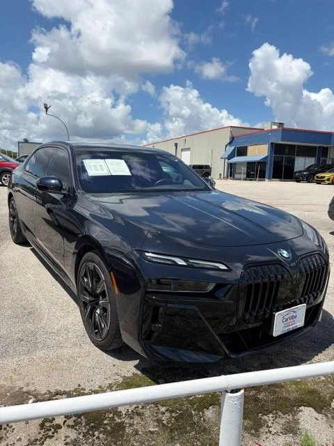 2023 BMW G70 7 Series - Image 2 of 4