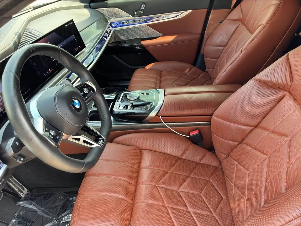 2023 BMW G70 7 Series - Image 8 of 14