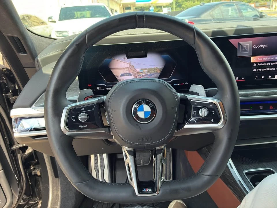 2023 BMW G70 7 Series - Image 9 of 14