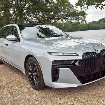 2023 BMW 760i M Sport