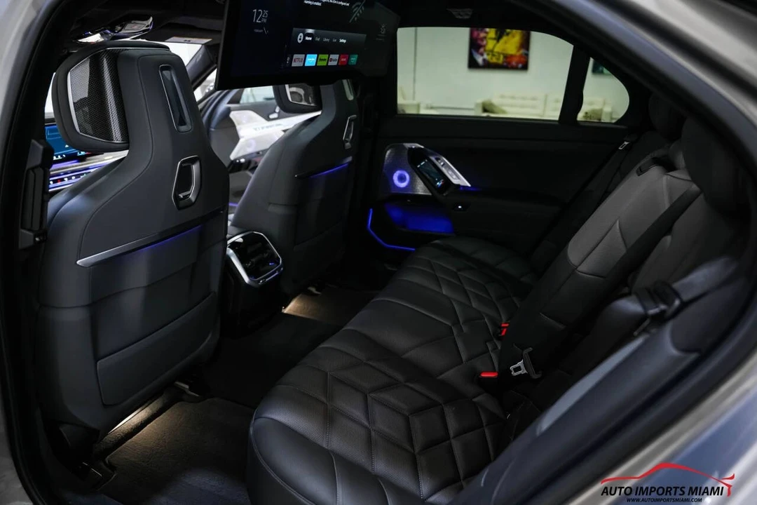2023 BMW G70 7 Series - Image 9 of 12