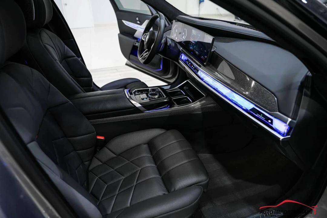 2023 BMW G70 7 Series - Image 13 of 21