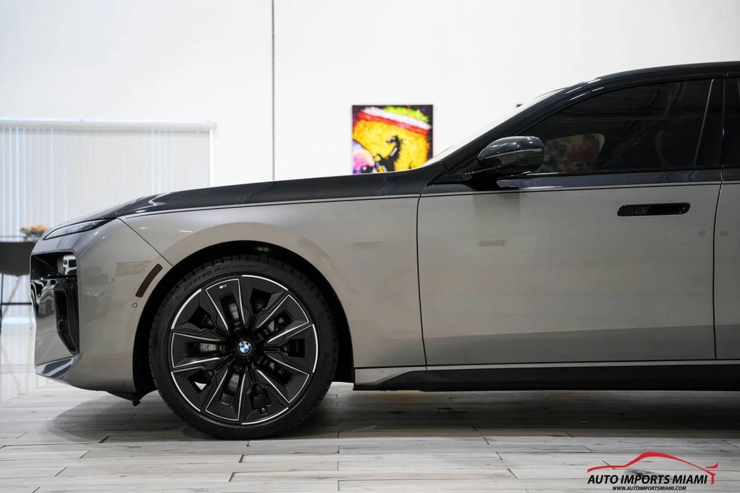 2023 BMW G70 7 Series - Image 16 of 21