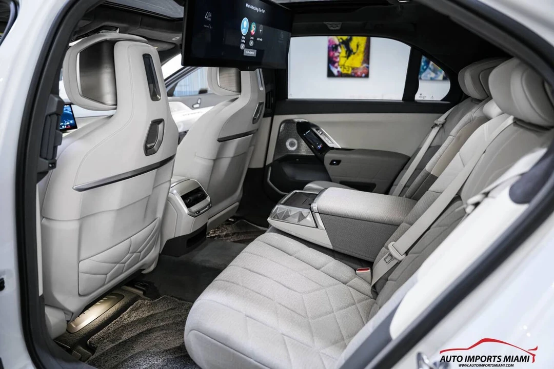 2023 BMW G70 7 Series - Image 9 of 12