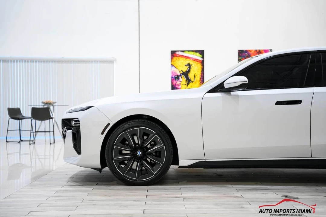 2023 BMW G70 7 Series - Image 16 of 21
