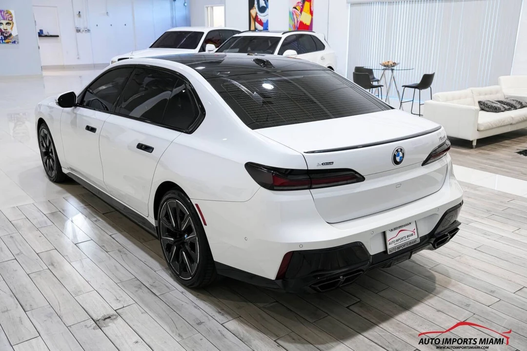 2023 BMW G70 7 Series - Image 18 of 21
