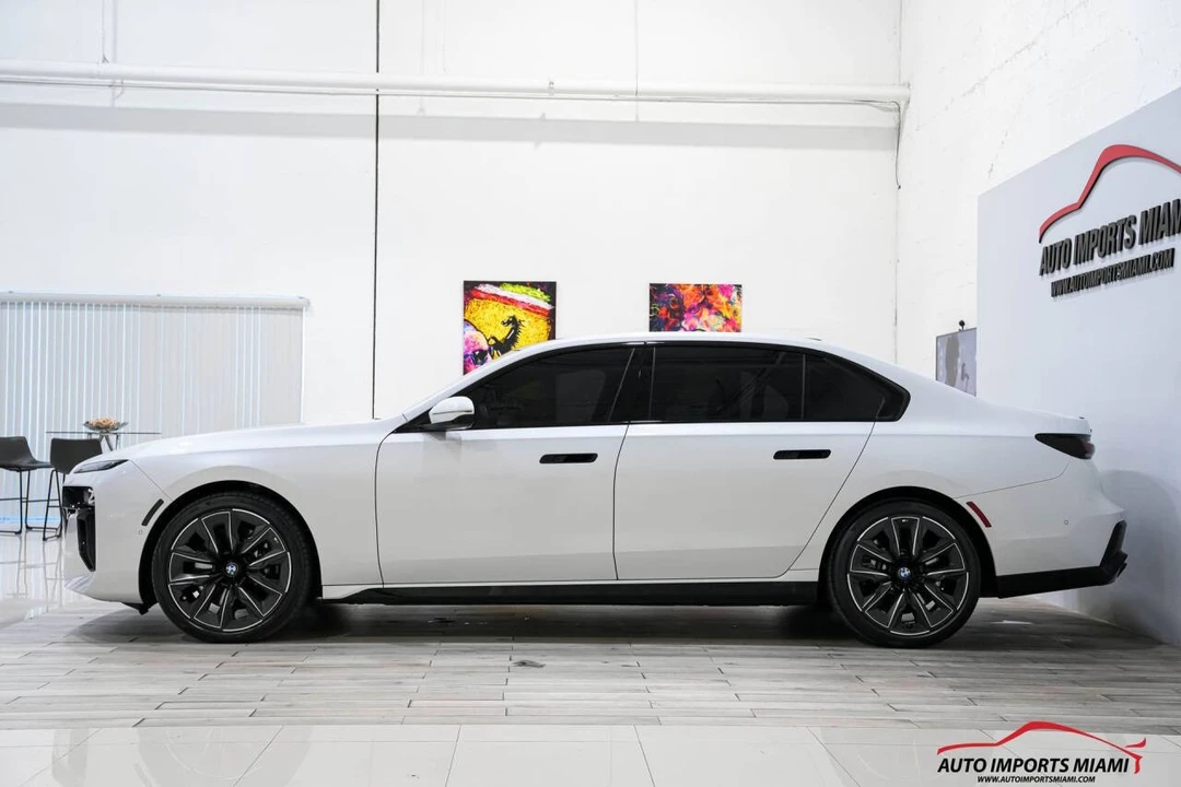 2023 BMW G70 7 Series - Image 15 of 21