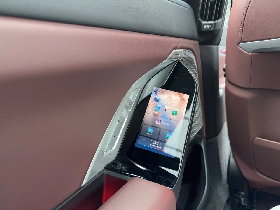 2023 BMW G70 7 Series - Image 18 of 21