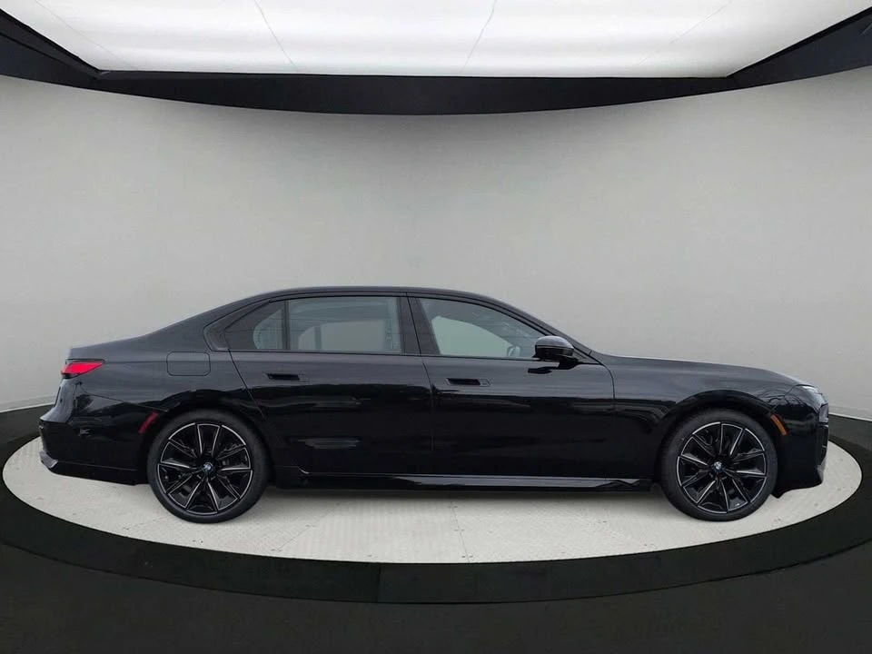 2023 BMW G70 7 Series - Image 9 of 20