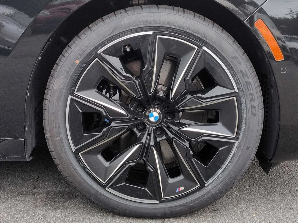 2023 BMW G70 7 Series - Image 14 of 20
