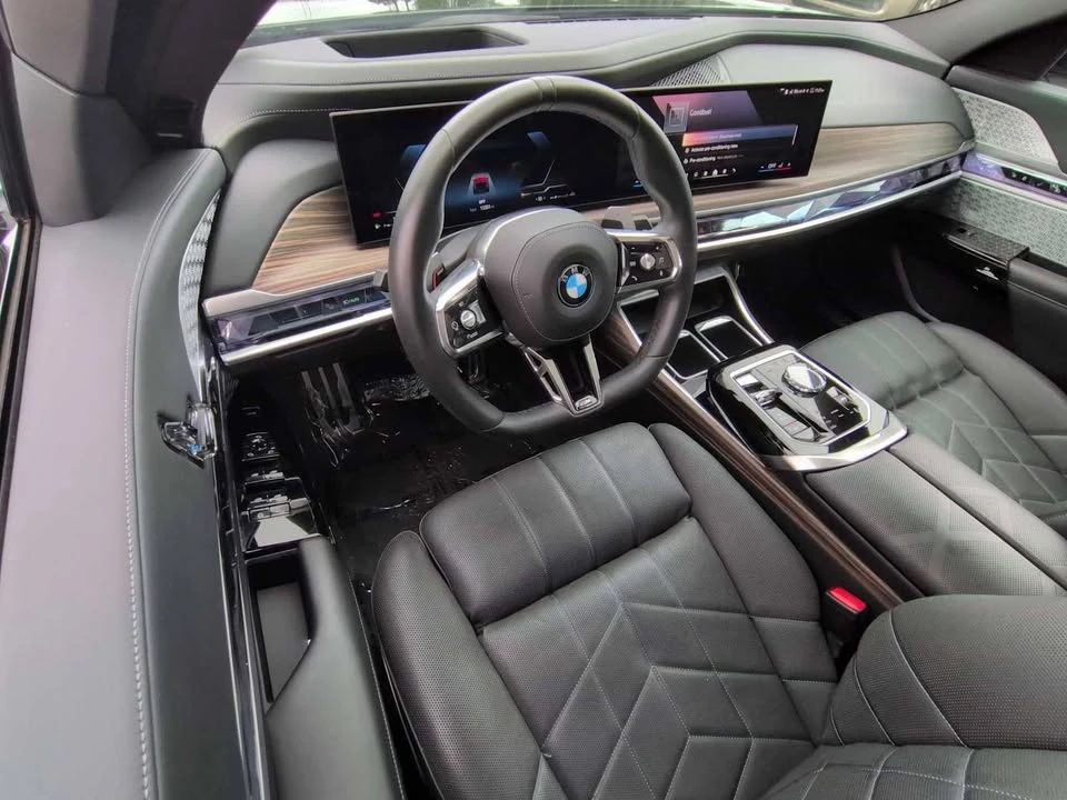 2023 BMW G70 7 Series - Image 10 of 20