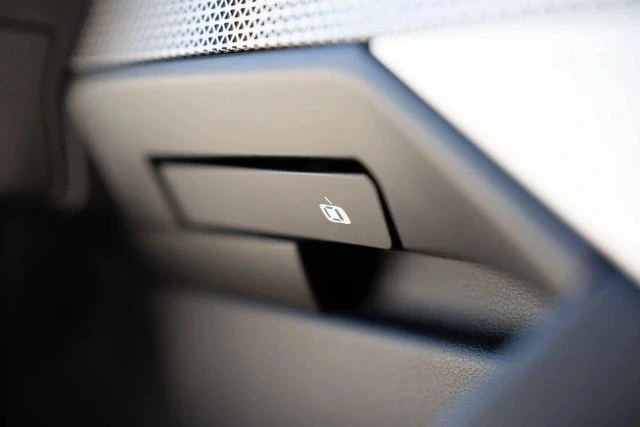 2023 BMW G70 7 Series - Image 11 of 21